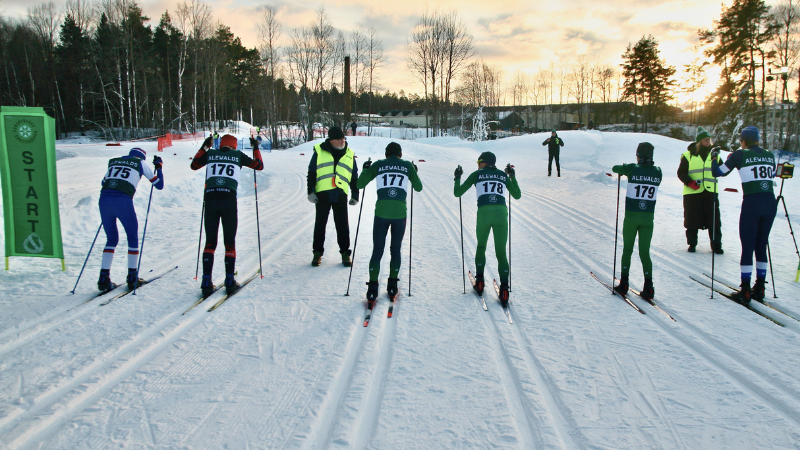 Ungdomar vid start på tävling